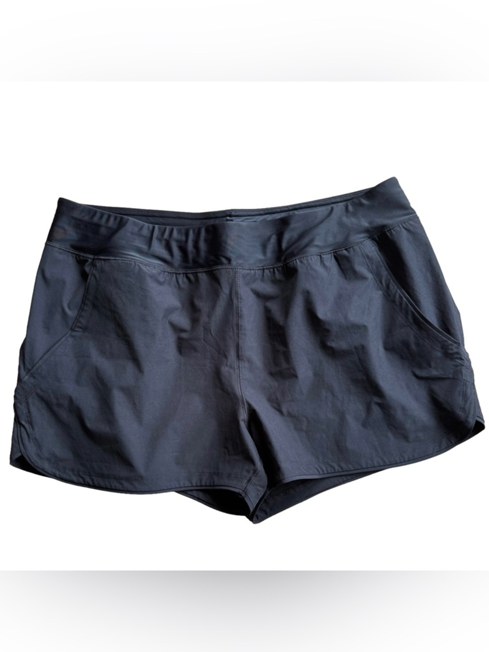 Lands' End Women's Black Athletic Board Shorts with Pockets W 18